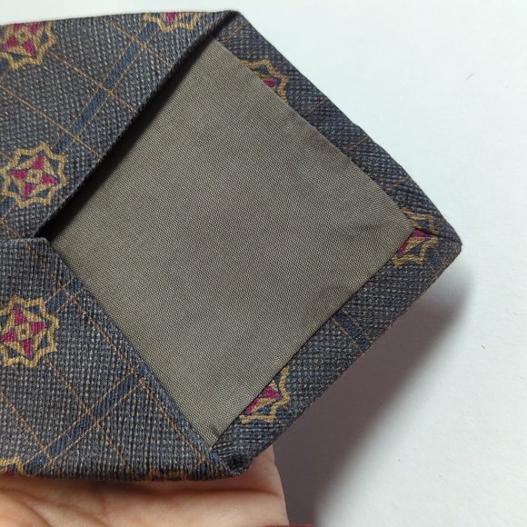 Calvin Klein - Gold/Navy/Scarlet Macclesfield patterned silk tie - Picture 7 of 8